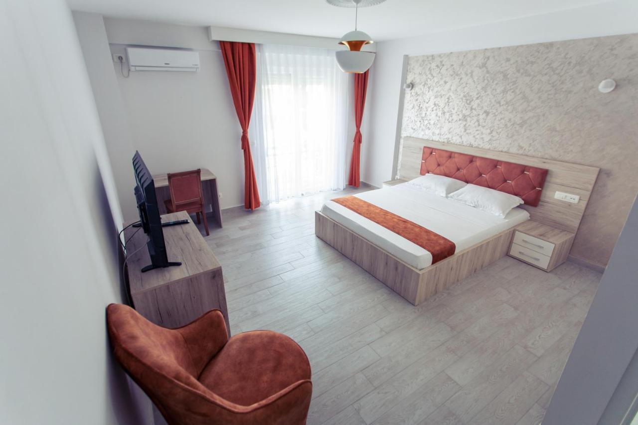 פריזאי City Hotel מראה חיצוני תמונה